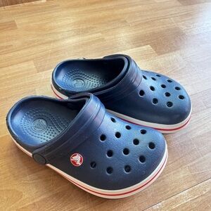 Crocs Crocband clogs, size 6/7 toddlers,navy blue, unisex